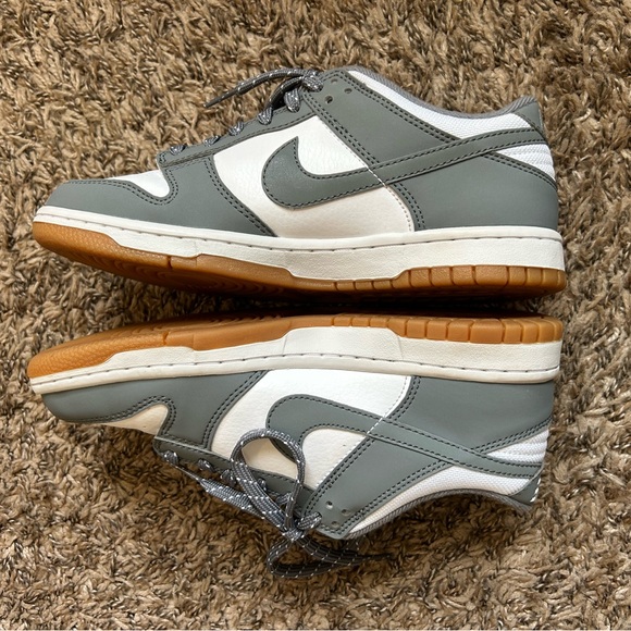 Nike Dunk Low - Picture 6 of 10